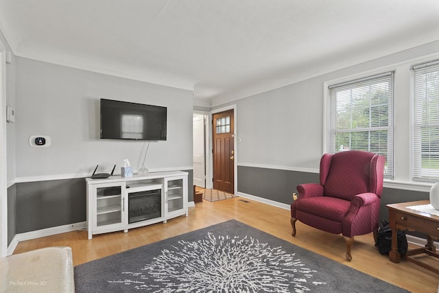 990 Magnolia Ave, Gurnee, IL 60031 - living area with wood finished floors and baseboards