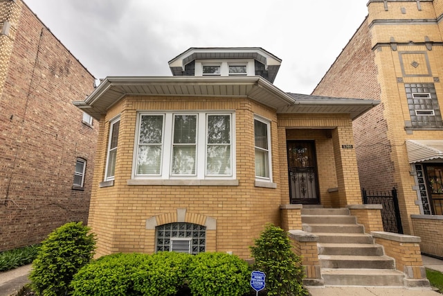 5305 W Wellington Ave, Chicago, IL 60641 - photo 1