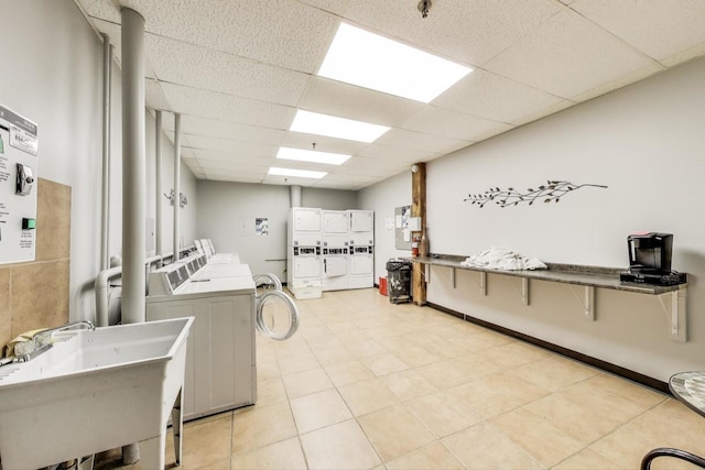 525 N Halsted St Unit 409, Chicago, IL 60642 - community laundry with washer and clothes dryer