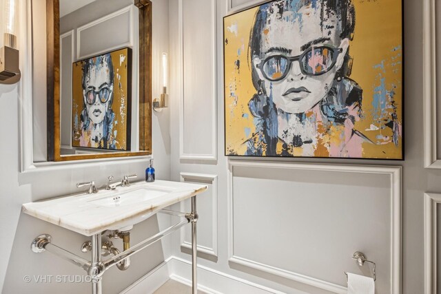 118 E Erie St Unit 21D, Chicago, IL 60611 - view of bathroom