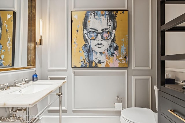 118 E Erie St Unit 21D, Chicago, IL 60611 - half bath featuring toilet and vanity