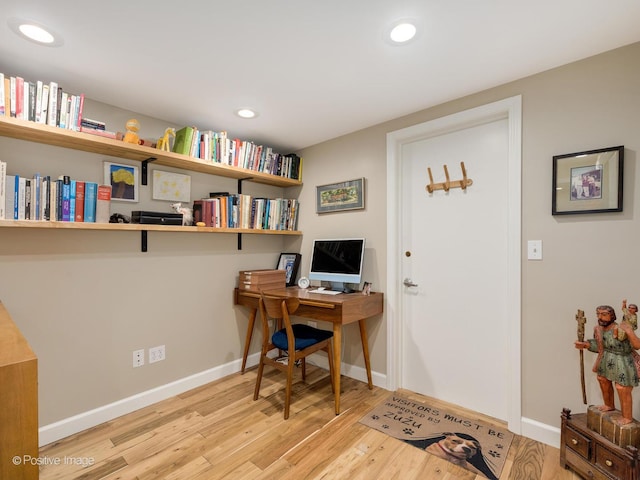 411 Linden Ave, Oak Park, IL 60302 - home office featuring wood finished floors, baseboards, and recessed lighting