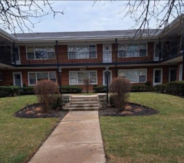 720 N Western Ave Unit 10, Park Ridge, IL 60068 - view of property featuring a front yard