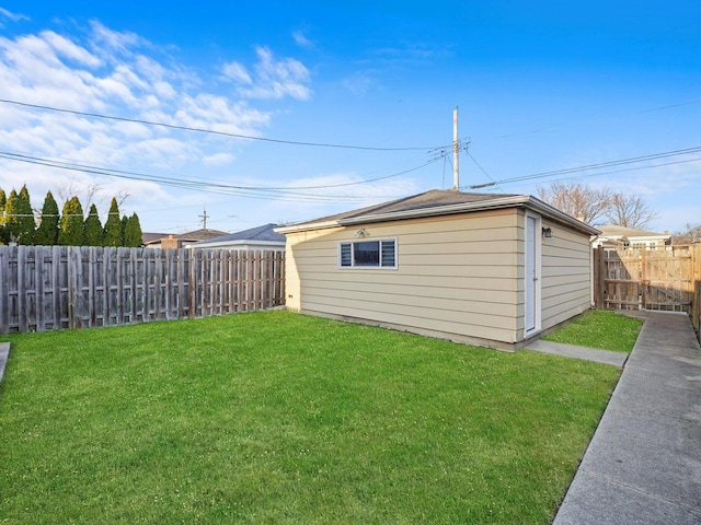3405 N Osage Ave, Chicago, IL 60634 - view of yard featuring an outbuilding