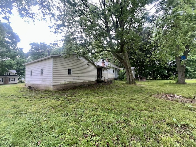 103 W 2nd St, Broadlands, IL 61816 - view of green lawn