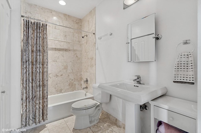 1618 S Halsted St Unit 4D, Chicago, IL 60608 - bathroom with shower / bath combo with shower curtain and toilet