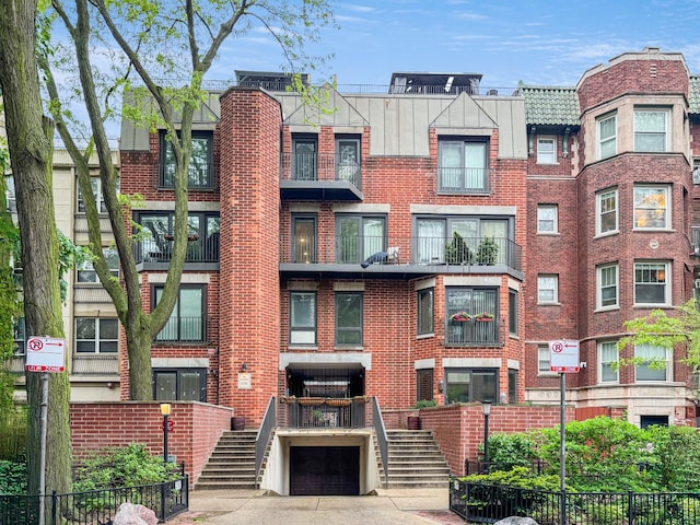 2736 N Hampden Ct Unit 105, Chicago, IL 60614 - view of apartment building / complex featuring stairway
