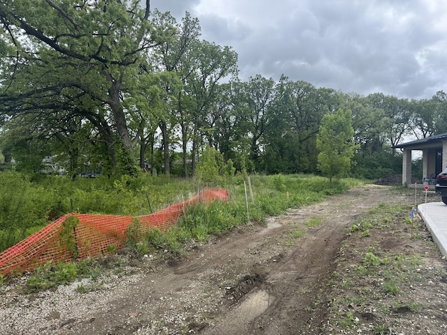 16 Stonebridge Ct, Schaumburg, IL 60193 - view of dirt / gravel driveway