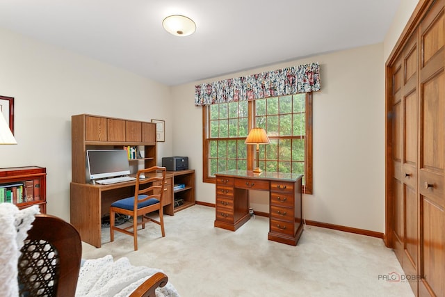 2872 Whispering Oaks Ct, Buffalo Grove, IL 60089 - office space featuring light carpet and baseboards