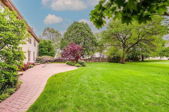 2872 Whispering Oaks Ct, Buffalo Grove, IL 60089 - view of yard with a patio area