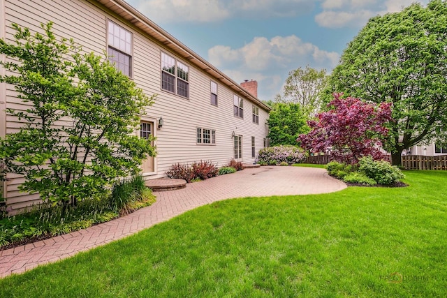 2872 Whispering Oaks Ct, Buffalo Grove, IL 60089 - view of yard featuring a patio area