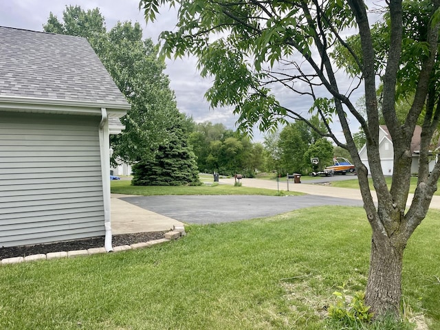 6760 N Summit Dr, Byron, IL 61010 - view of grassy yard
