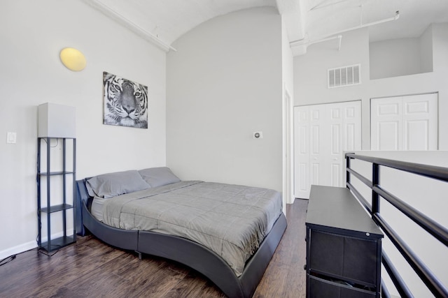 633 S Plymouth Ct Unit 701, Chicago, IL 60605 - bedroom with wood finished floors and vaulted ceiling