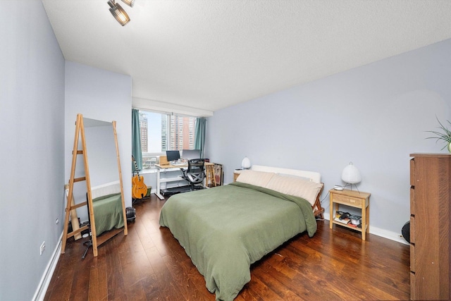 512 N Mcclurg Ct Unit 705, Chicago, IL 60611 - bedroom featuring wood finished floors and an office area