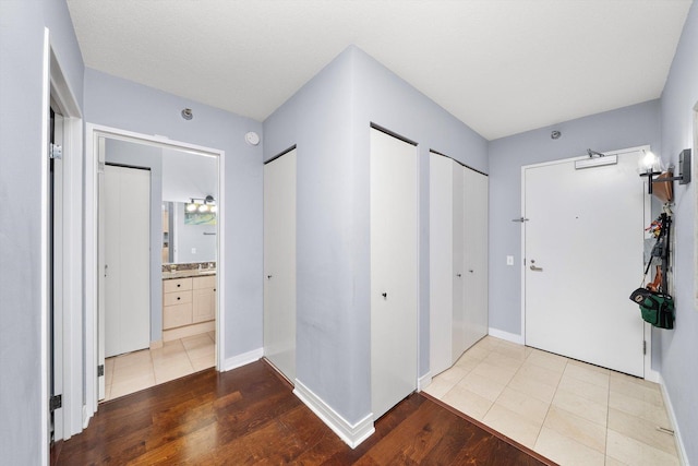 512 N Mcclurg Ct Unit 705, Chicago, IL 60611 - foyer with wood finished floors and baseboards