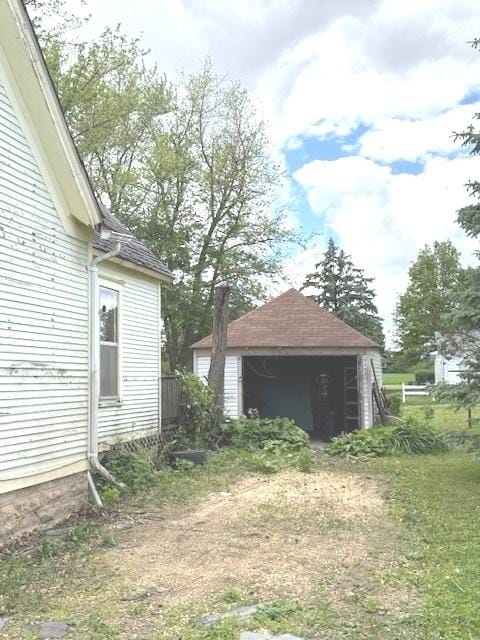 903 S Division Ave, Polo, IL 61064 - view of yard