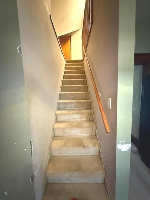 903 S Division Ave, Polo, IL 61064 - view of stairs