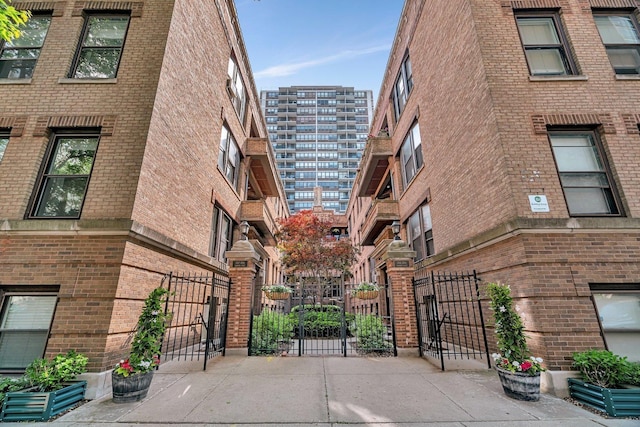 2749 N Hampden Ct Unit 1E, Chicago, IL 60614 - view of apartment building / complex