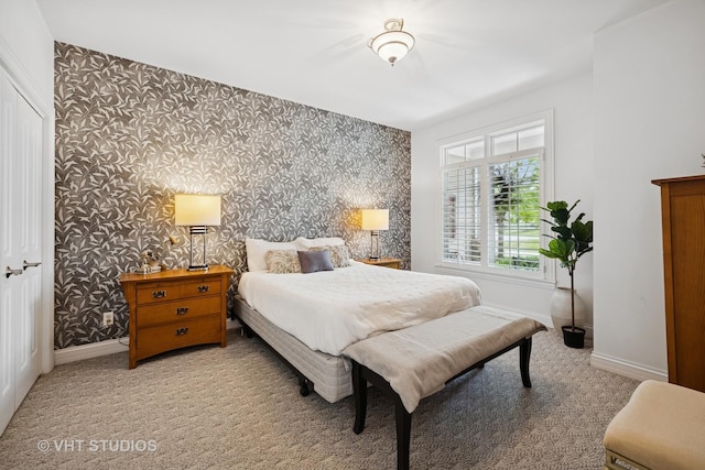 4224 Weatherstone Rd, Crystal Lake, IL 60014 - bedroom featuring wallpapered walls, baseboards, and light colored carpet