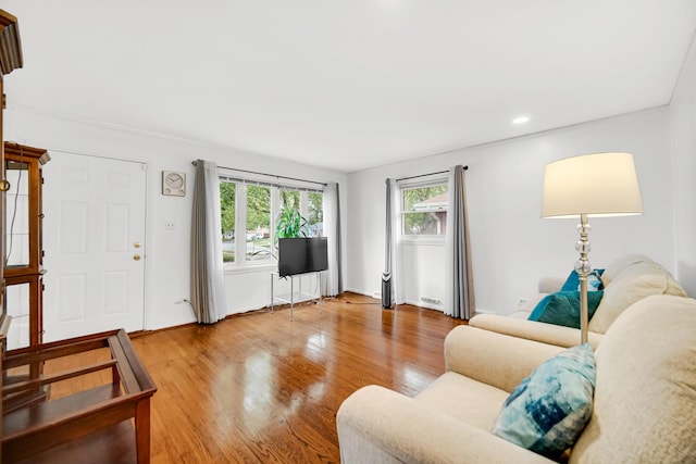 805 Highland Ave, Thornton, IL 60476 - living area featuring wood finished floors and recessed lighting