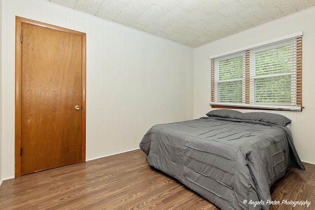 2618 Kashmiri Ave, Mchenry, IL 60050 - bedroom with wood finished floors and baseboards