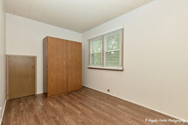 2618 Kashmiri Ave, Mchenry, IL 60050 - unfurnished bedroom with wood finished floors and a closet