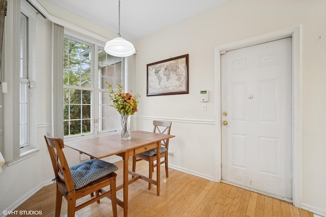 3047 Lexington Ln, Glenview, IL 60026 - dining space with light wood-style flooring and baseboards