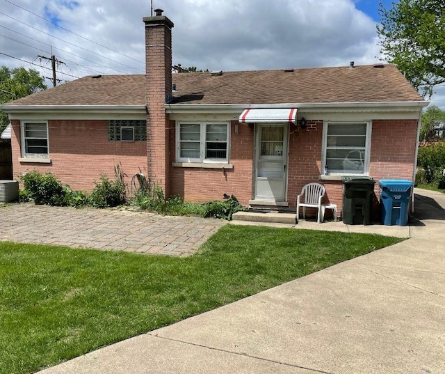 317 S Louis St, Mount Prospect, IL 60056 - photo 2