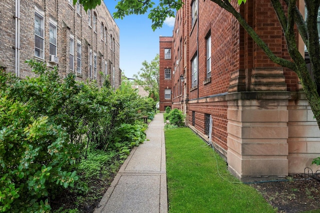 213 N Marion St Unit 1C, Oak Park, IL 60302 - surrounding community featuring a yard