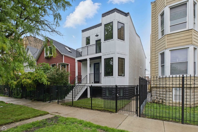 3572 W Medill Ave, Chicago, IL 60647 - photo 1