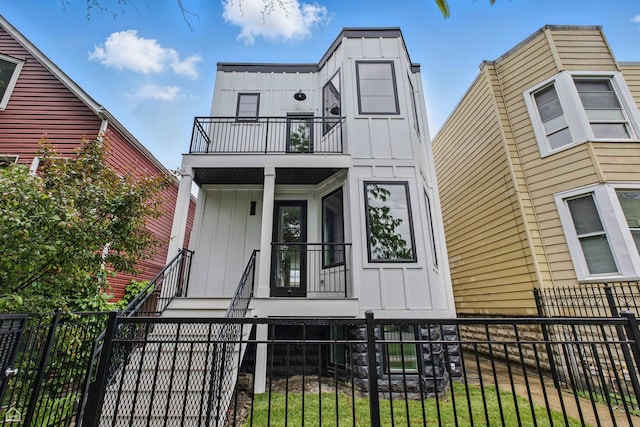 3572 W Medill Ave, Chicago, IL 60647 - photo 2