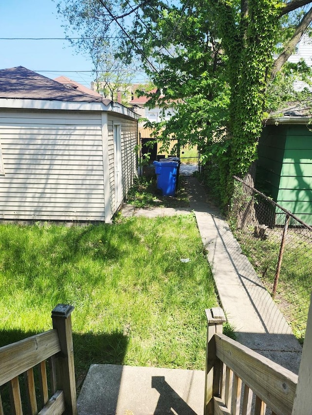 7645 S Cornell Ave, Chicago, IL 60649 - photo 38