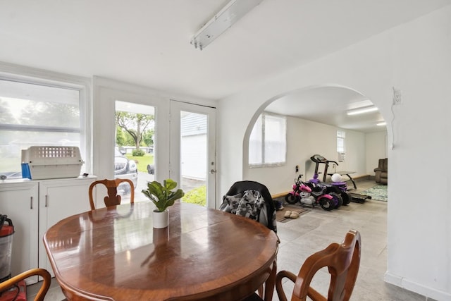 1818 W 9th St, Dixon, IL 61021 - tiled dining space with arched walkways
