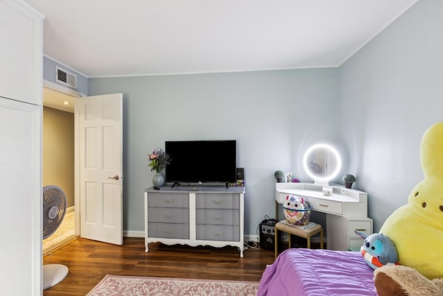 1818 W 9th St, Dixon, IL 61021 - bedroom with wood finished floors, ornamental molding, and baseboards