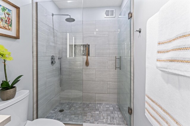 2700 N Hampden Ct Unit 24A, Chicago, IL 60614 - full bath featuring toilet and a stall shower
