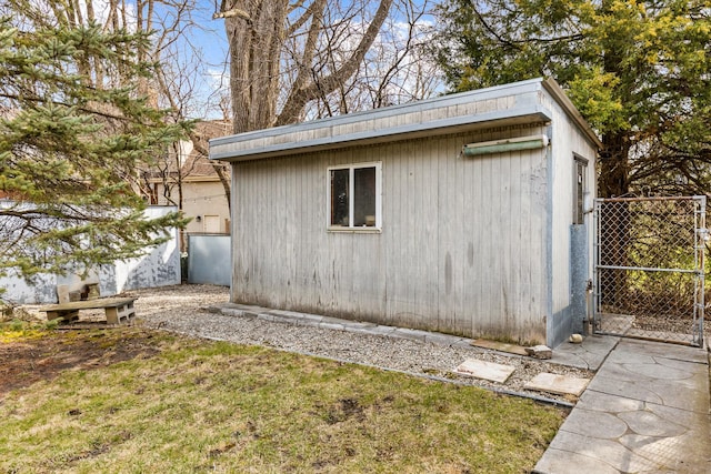 410 W Kirchhoff Rd, Arlington Heights, IL 60005 - view of outdoor structure featuring a gate