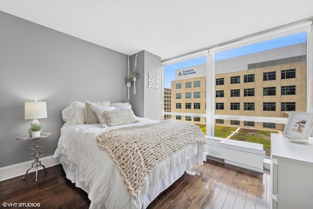 340 W Diversey Pkwy Unit 1020, Chicago, IL 60657 - bedroom featuring hardwood / wood-style floors and baseboards