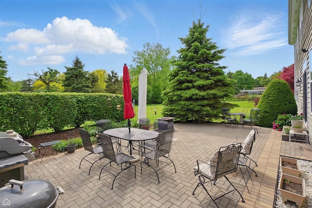 3404 Royal Woods Dr, Crystal Lake, IL 60014 - view of patio featuring outdoor dining area