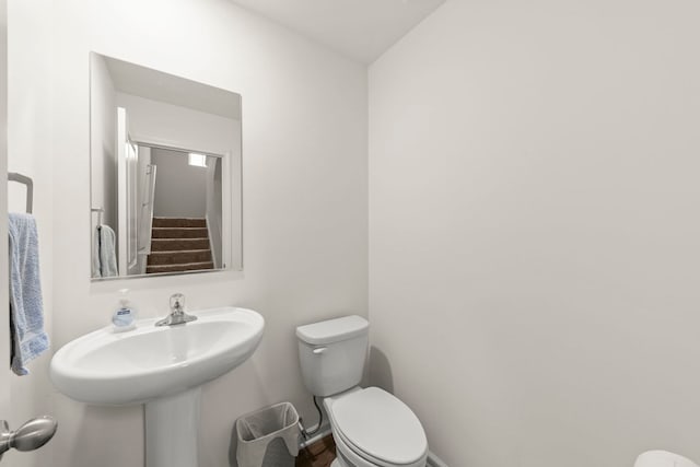 846 Briar Glen Ct, Hampshire, IL 60140 - half bath with toilet and baseboards