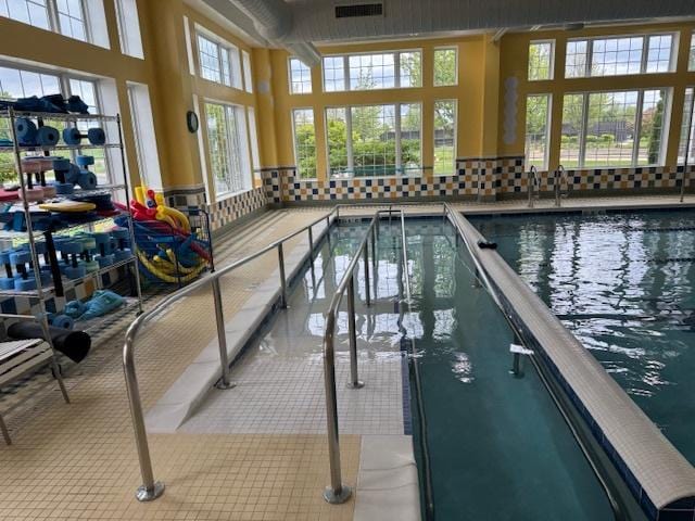 3881 Melody St, Mundelein, IL 60060 - view of pool