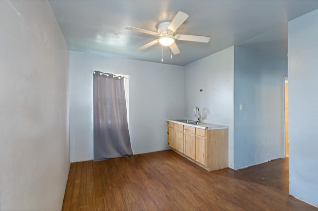 1236 Washington St, Chicago Heights, IL 60411 - unfurnished room featuring a sink, dark wood-style flooring, and ceiling fan