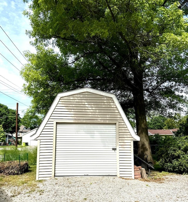 403 E Hickory St, Fairbury, IL 61739 - view of detached garage