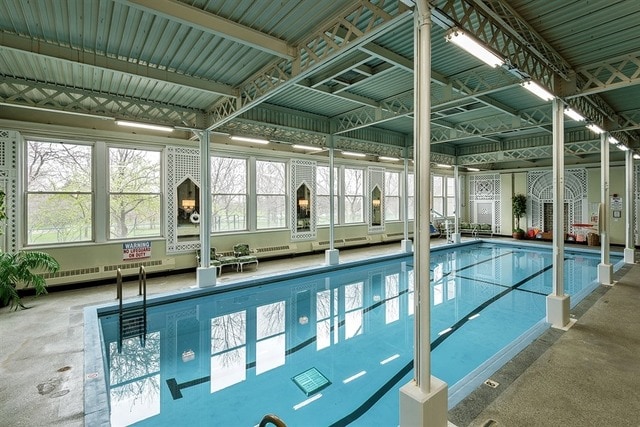 5555 N Sheridan Rd Unit 308, Chicago, IL 60640 - view of indoor community pool