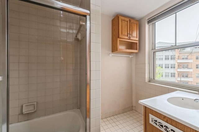 5555 N Sheridan Rd Unit 308, Chicago, IL 60640 - full bathroom with tile patterned flooring, vanity, and shower / washtub combination