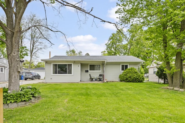 8 Sparrow Rd, Carpentersville, IL 60110 - view of front facade with a front yard