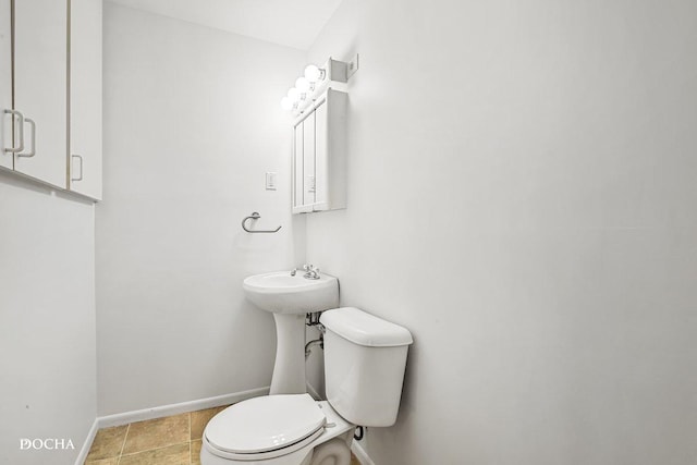 9446 Magnolia Ave, Mokena, IL 60448 - half bath featuring baseboards and toilet