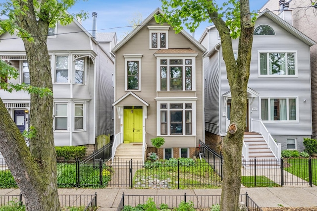 2717 N Dayton St, Chicago, IL 60614 - view of front facade featuring a fenced front yard