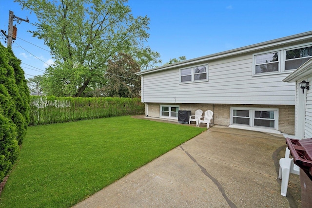 421 Carey Ct, Chicago Heights, IL 60411 - view of yard featuring a patio