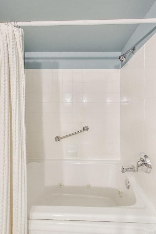 1580 Sherman Ave Unit 1006, Evanston, IL 60201 - full bathroom with a combined bath / shower with jetted tub