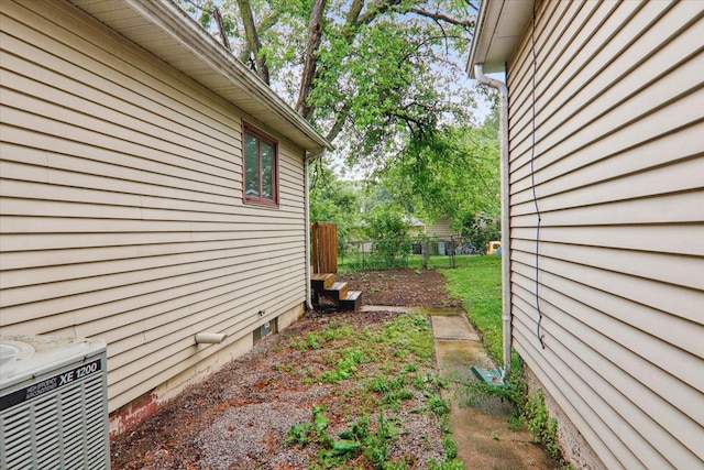 1212 Colton Ave, Bloomington, IL 61701 - view of yard featuring central AC